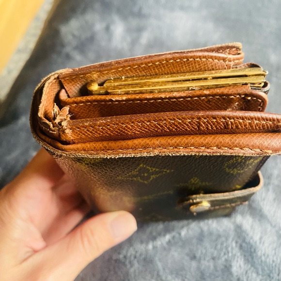 Authentic LOUIS VUITTON Portefeuille Viennois Bifold Monogram Wallet M61674 - Picture 6 of 8